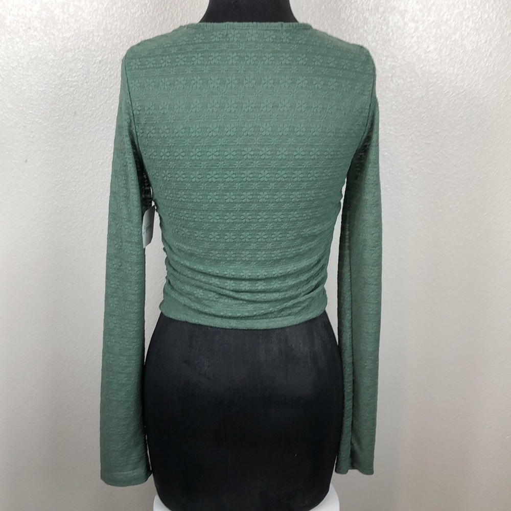 NEW Alter'd State Top Long Sleeve Lace Green Crop Ruched Sides Size Medium - Picture 2 of 13
